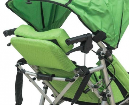 Кресло-коляска детская Barry K4 с капюшоном (ширина сиденья 30 см) цвет обивки зеленый (Тайвань) фото 3