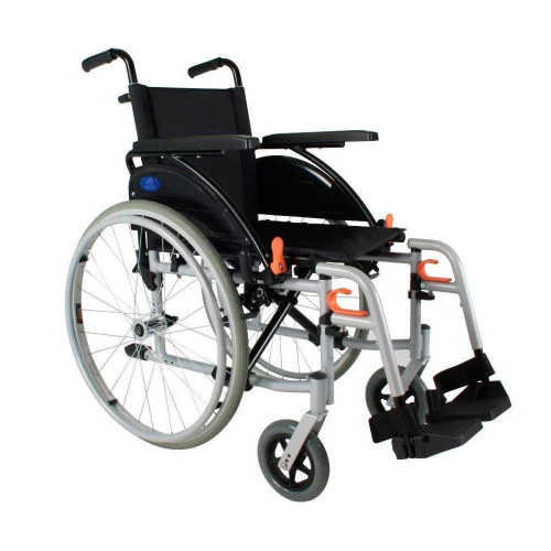Кресло-коляска Xeryus 110 компл.1 (40 см) пневмо колеса
