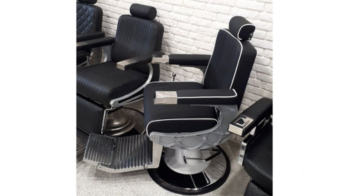 Кресло Мужское парикмахерское Barber F-9139. Чёрный цвет обивки. Откидная спинка. фото 3