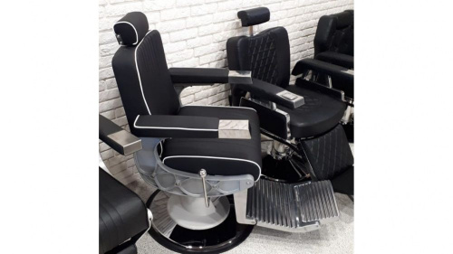 Кресло Мужское парикмахерское Barber F-9139. Чёрный цвет обивки. Откидная спинка. фото 4